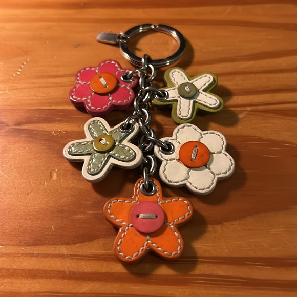 Vintage Coach Leather Flowers Key Fob - Picture 5 of 5